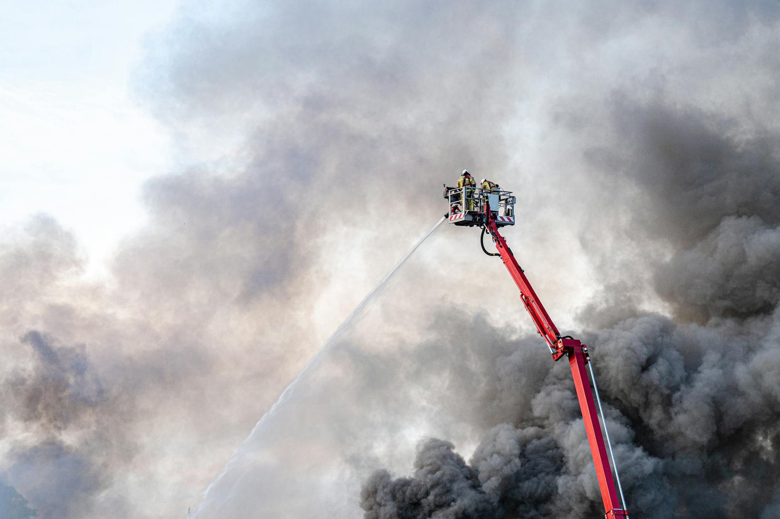 CO2 Fire Extinguishers: A Comprehensive Guide for Industrial and Commercial Fire Safety in India