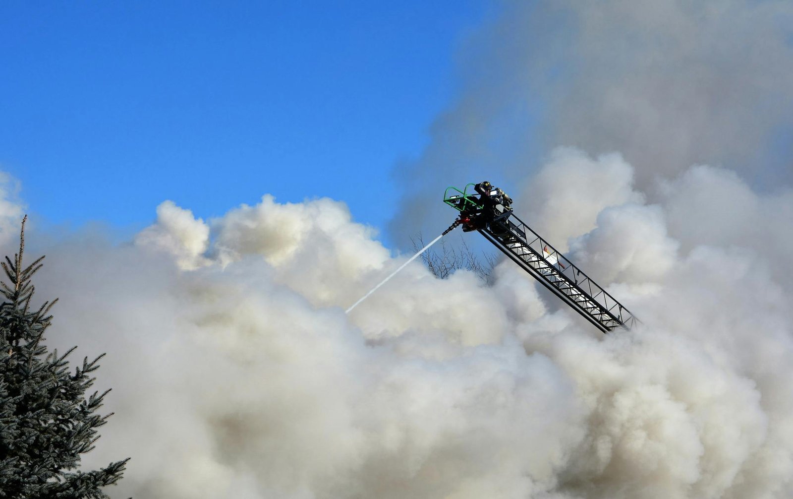 CO2 Type Fire Extinguishers: A Comprehensive Guide for Industrial and Commercial Fire Safety in India