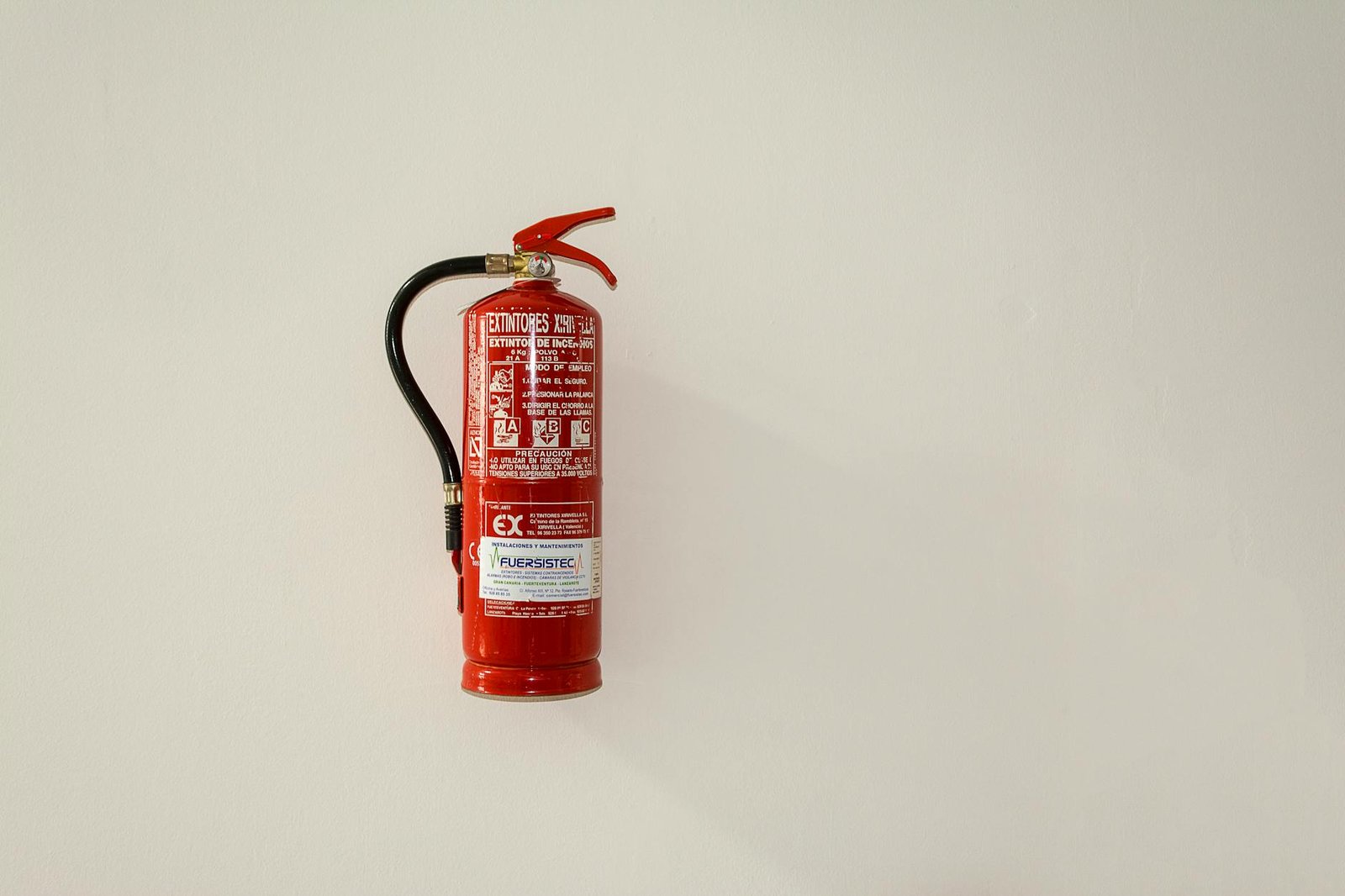 Mastering Fire Safety Equipment: A Comprehensive Guide to Selection, Compliance, and Usage